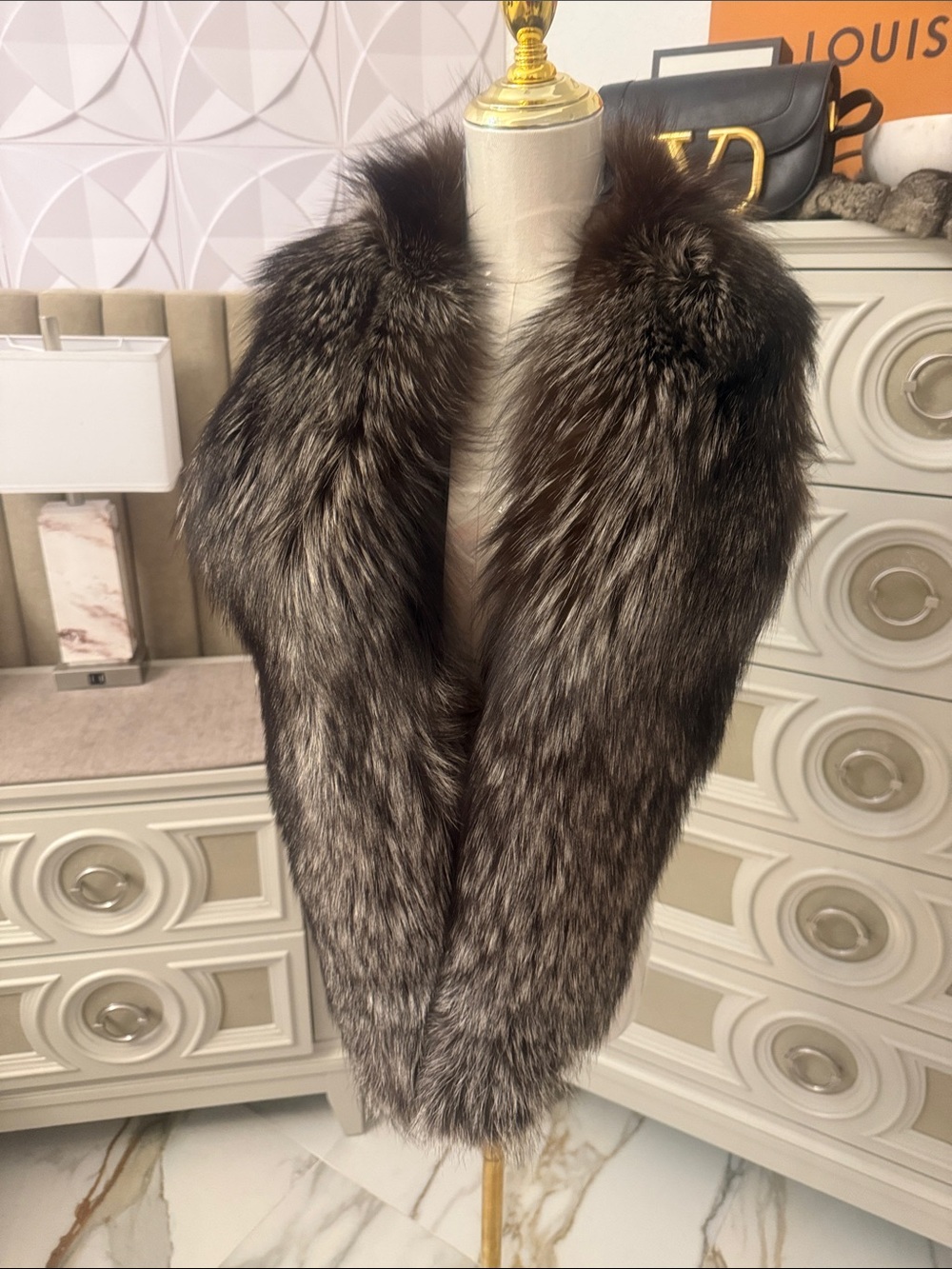 Silver fox fur long collar